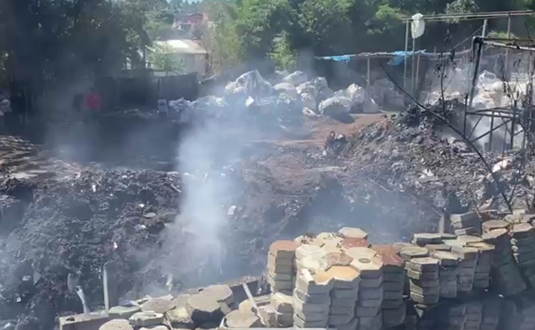Incêndio em depósito de reciclagem mobiliza Bombeiros em Caçapava