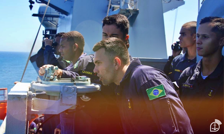Missão de adestramento reúne meios navais, aeronavais e 253 Aspirantes em comissão entre o Sudeste e o Nordeste do País