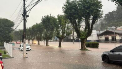 Ruas alagadas em Campos do Jordão.