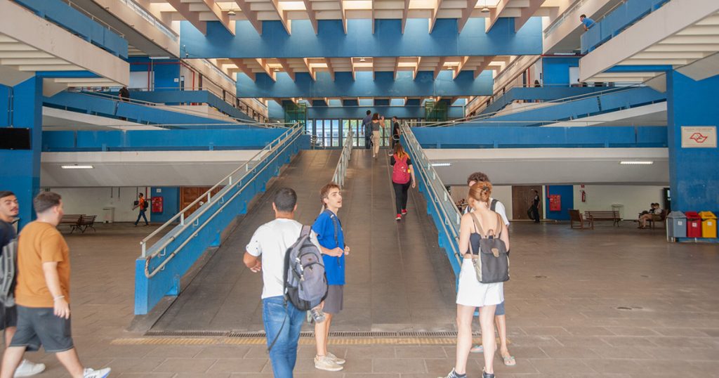 Vão livre dos prédios de História e Geografia da FFLCH