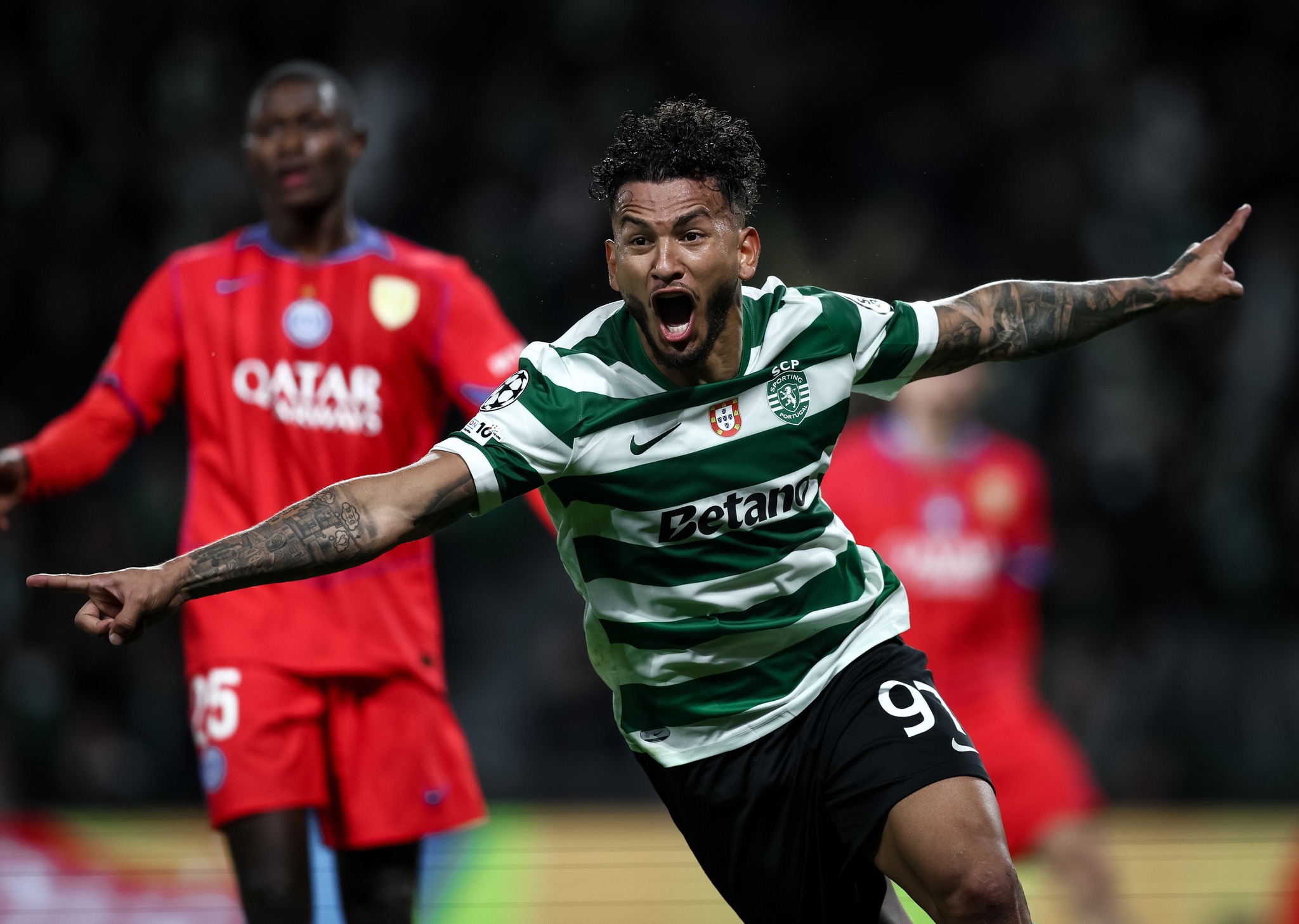 O colombiano Luis Suárez carimbou o triunfo dos leões