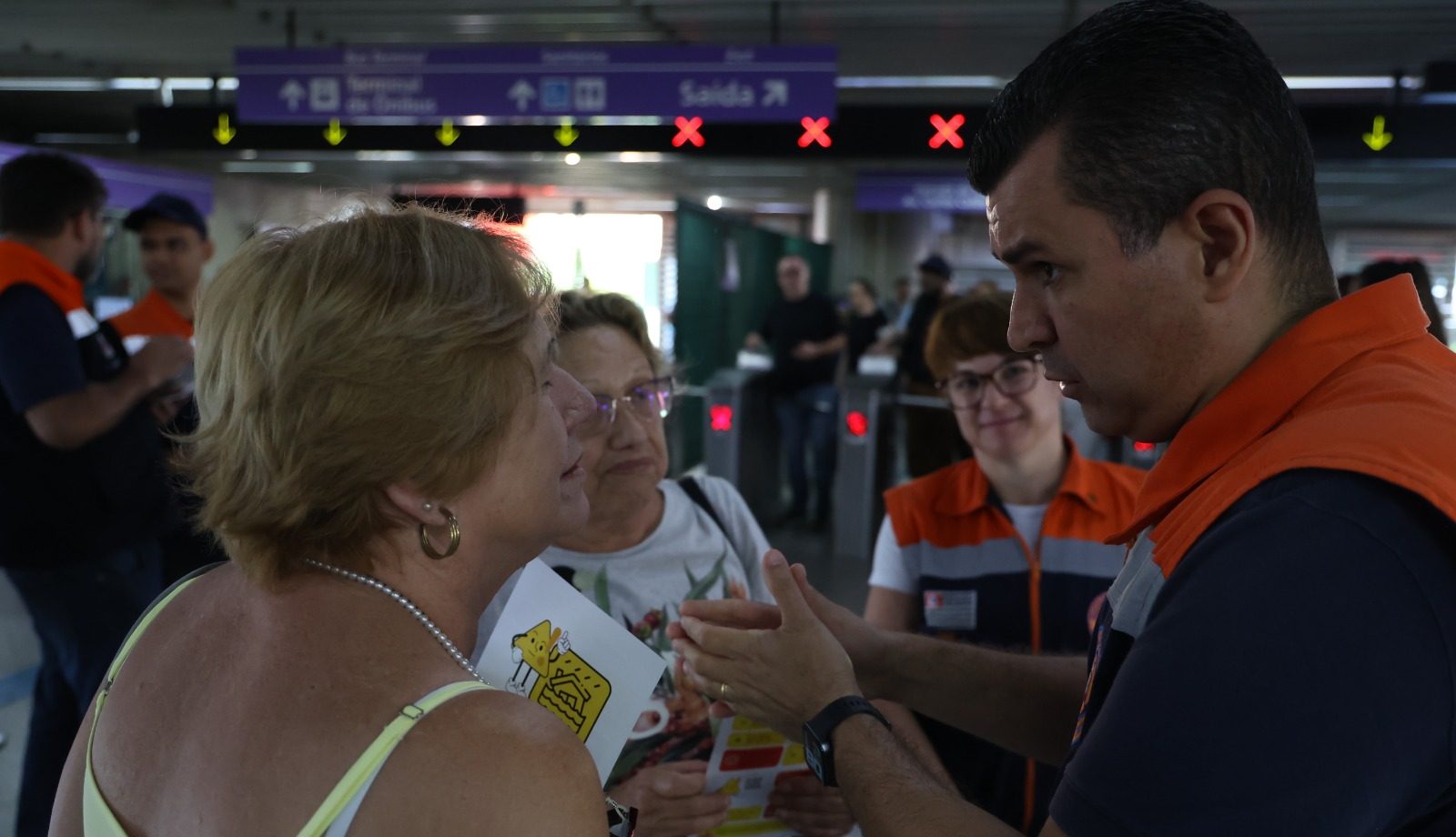 Defesa Civil realiza ação de conscientização sobre riscos urbanos durante tempestades na capital