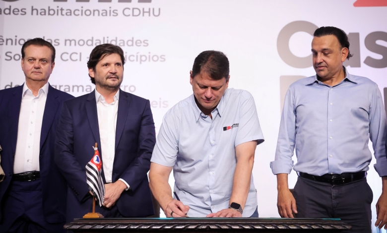 Anúncio de novas moradias para Pindamonhangaba no Palácio dos Bandeirantes